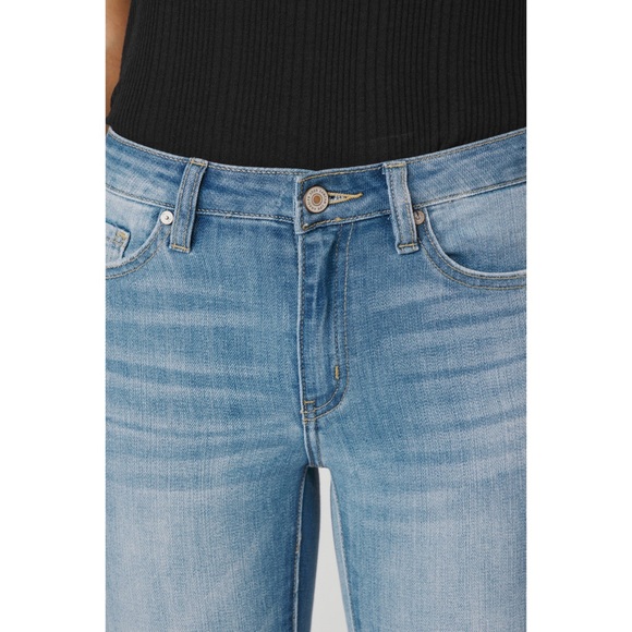 Preowned KanCan Light Wash Ashlyn Mid Rise Super Skinny Jeans 28 Juniors 9 - Picture 3 of 14